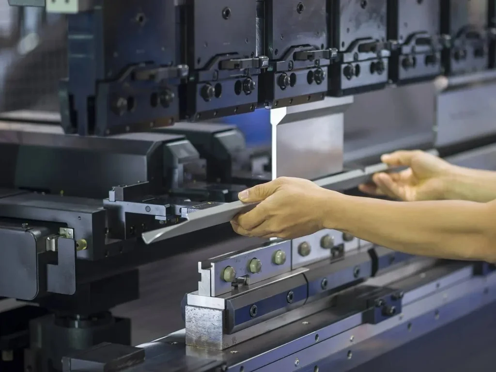 Sheet metal bending services for formed metal parts